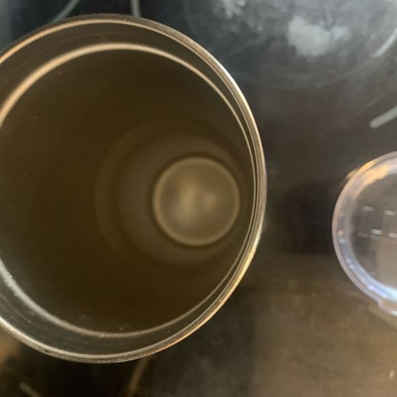 Yeti 30 oz insulated cup. - Picture 5 of 5